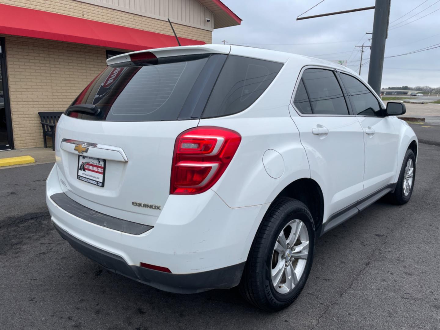 2016 White Chevrolet Equinox (2GNALBEK2G6) with an 4-Cyl, 2.4 Liter engine, Automatic, 6-Spd transmission, located at 8008 Warden Rd, Sherwood, AR, 72120, (501) 801-6100, 34.830078, -92.186684 - Photo#7